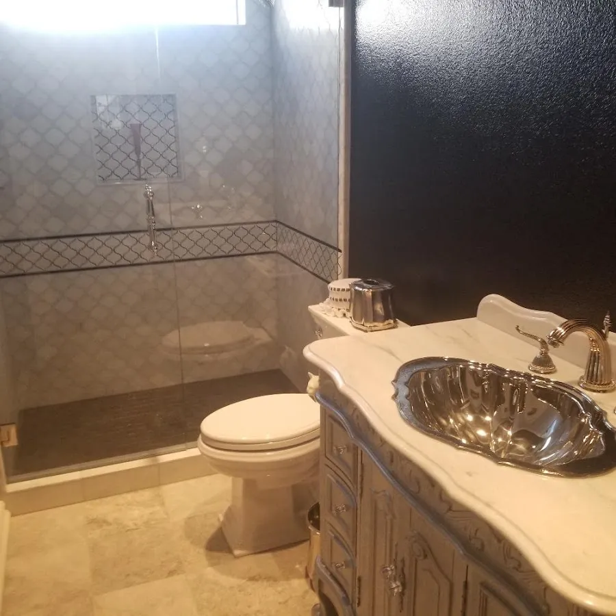 Professional plumbing work and bathroom remodeling in San Leon